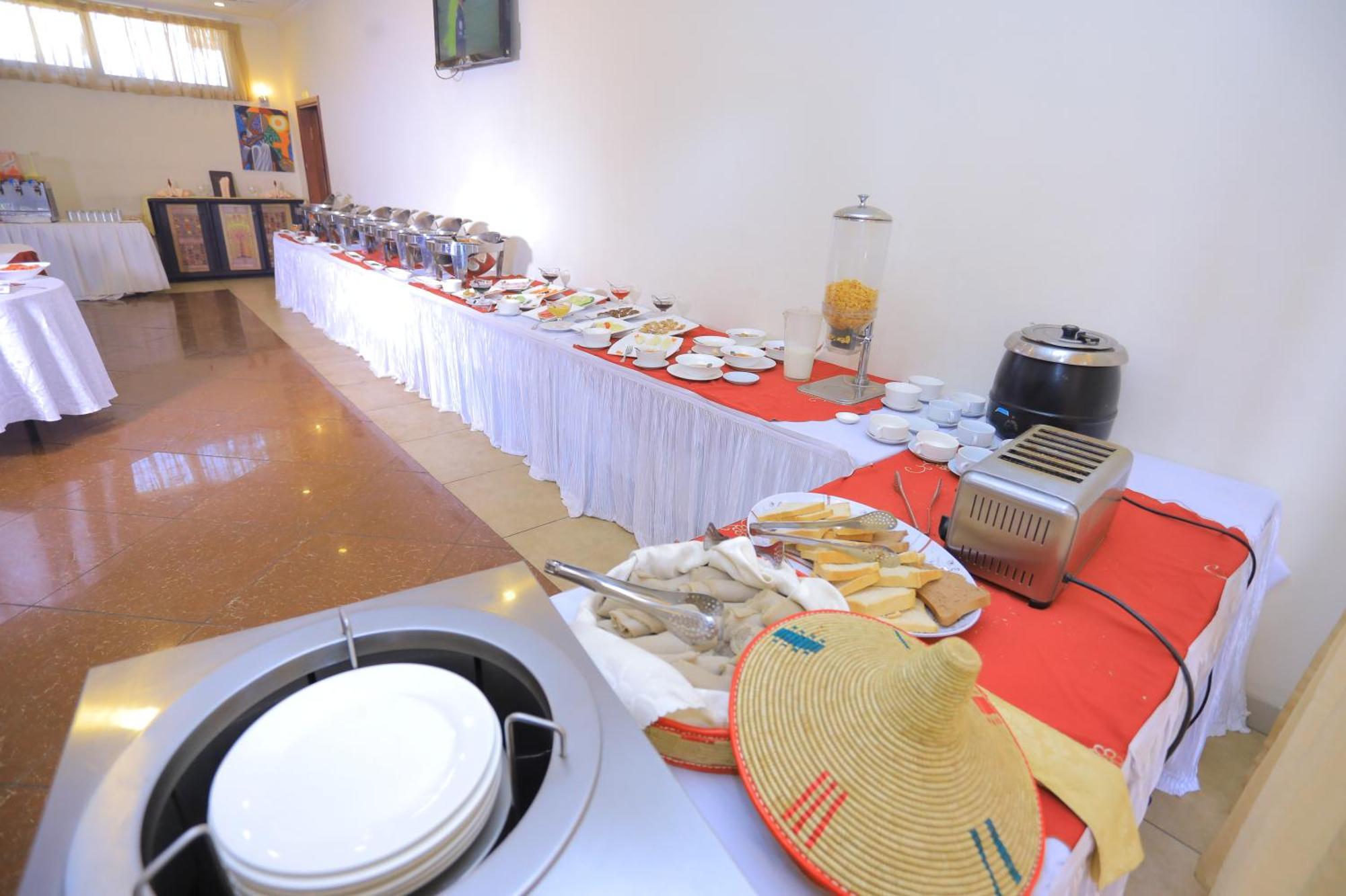 Yaya Africa Athletics Village Sululta Esterno foto